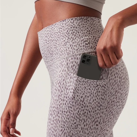 Athleta Salutation Stash 7/8 Tight Shanti Animal Purple NWT - Picture 4 of 5